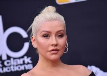 CHRISTINA AGUILERA VUELVE A GRABAR DISCO EN ESPAÑOL DESPUÉS DE 21 AÑOS