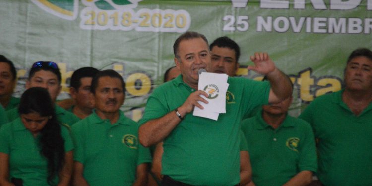 DETIENEN AL DIRIGENTE DE LOS TAXISTAS DE CANCÚN CON 2 ARMAS DE FUEGO