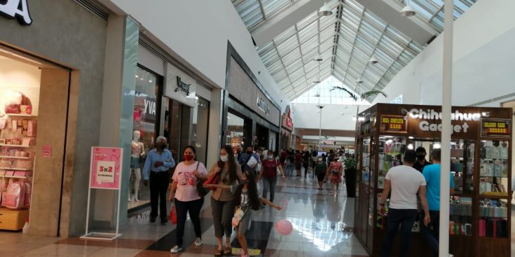 MUEVE «SAN VALENTÍN» A LA GENTE DENTRO DE LAS PLAZAS