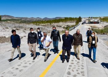 GERMINA EN OAXACA LA PAVIMENTACIÓN DE CAMINOS CON LA 4T