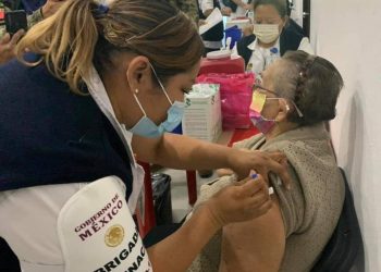 INICIA LA VACUNACIÓN EN ISLA MUJERES