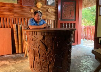 PLASMAN COSTUMBRES Y TRADICIONES MAYAS EN MADERA