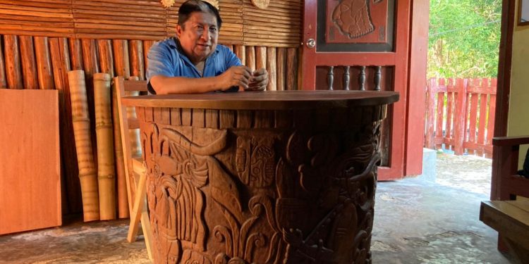 PLASMAN COSTUMBRES Y TRADICIONES MAYAS EN MADERA