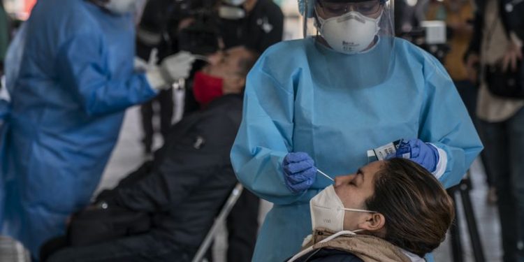 CON 252 NUEVOS CASOS DE COVID, SALUD CONMINA A NO RELAJAR CUIDADOS EN TABASCO