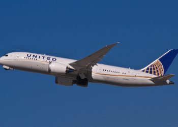 REPORTAN PERDIDA LA UBICACIÓN DEL VUELO HOUSTON-CANCÚN #UA1832 DE UNITED AIRLINES