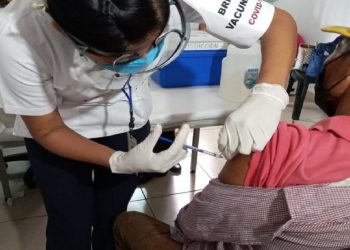 ESTE MIÉRCOLES SE LLEVÓ A CABO VACUNACIÓN DE ADULTOS MAYORES EN YOLOXÓCHITL, CUNDUACÁN