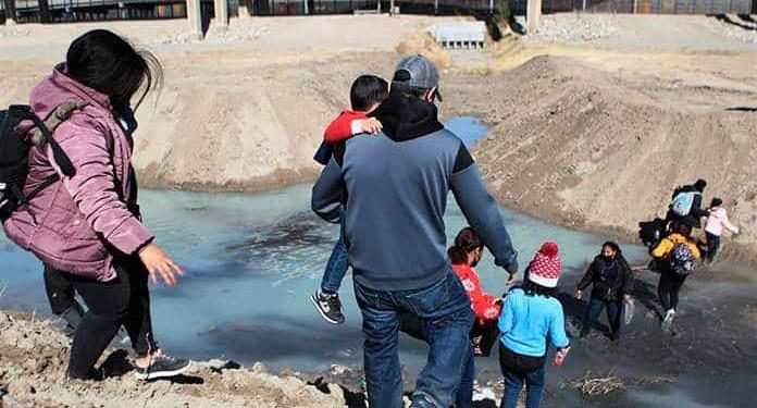 MÉXICO PIDE A MIGRANTES NO IR A LA FRONTERA CON EEUU PORQUE SIGUE RESTRINGIDA