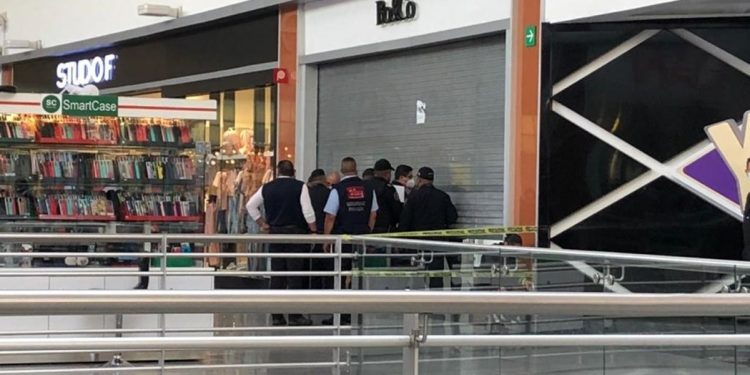 SUJETOS ASALTAN JOYERÍA DE LA CDMX USANDO PELUCAS