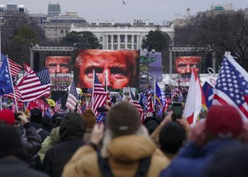 LOS DEMÓCRATAS TACHAN A TRUMP DE «INCITADOR EN JEFE» DEL ASALTO AL CAPITOLIO