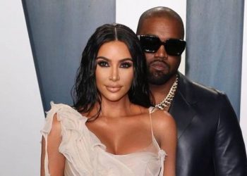 DESPUES DE 6 AÑOS, KIM KARDASHIAN SE DIVORCIA DE KAYNE WEST
