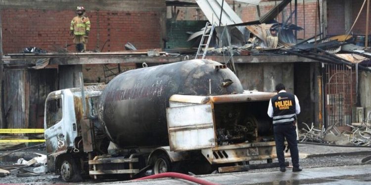 EXPLOSIÓN DE CISTERNA DE GAS EN CDMX DEJA OCHO MUERTOS