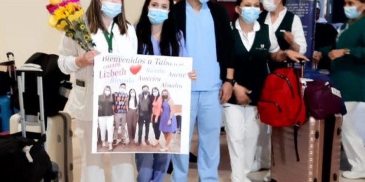 REGRESAN MÉDICOS TABASQUEÑOS DE LA ‘OPERACIÓN CHAPULTEPEC’