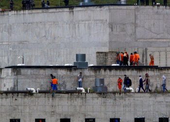 AUMENTA A 79 LOS MUERTOS TRAS MOTINES EN CÁRCELES DE ECUADOR