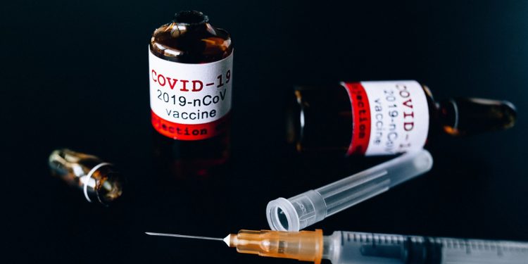 DETECTAN VENTA DE VACUNAS FALSAS ANTICOVID EN NUEVO LEÓN