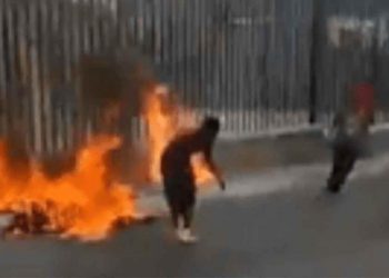 QUEMAN VIVOS A DOS DELINCUENTES EN EL ESTADO DE MÉXICO