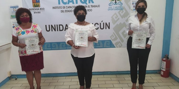 FUNCIONARIOS DE ISLA MUJERES SE CAPACITAN EN TEMAS DE GÉNERO Y CULTURA