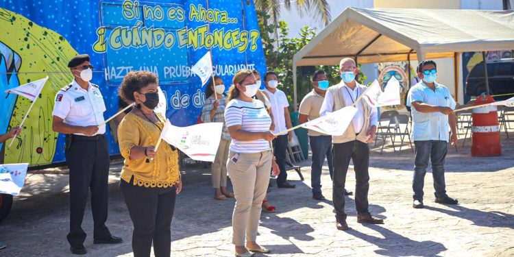 SE UNEN AYUNTAMIENTO Y RED POSITIVA EN CAMPAÑA “PRUEBAS COVID” EN ISLA MUJERES