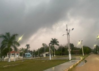 LLUVIAS DEJAN SIN LUZ A 6 COMUNIDADES DE FELIPE CARRILLO PUERTO