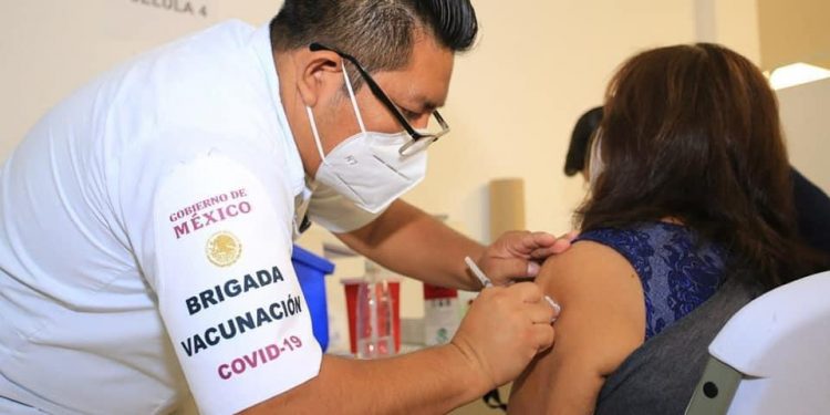 SE MANIFESTARÁN MEDICOS PARA SER VACUNADOS