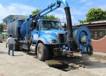REALIZA CEAS TRABAJOS DE DESAZOLVE EN JALAPA