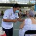 VACUNAN CONTRA EL COVID-19 A ADULTOS MAYORES DE 60 AÑOS EN FCP