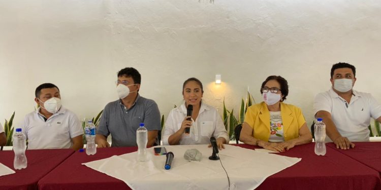 PRESENTA MARY HERNÁNDEZ A LOS INTEGRANTES DE LA PLANILLA DE MORENA EN FELIPE CARRILLO PUERTO