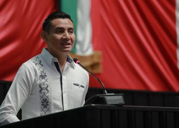 ALBERTO BATUN PIDE LICENCIA, VA DIPUTACIÓN FEDERAL 03