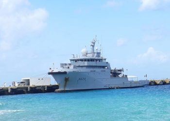 BUQUE DE LA MARINA DE FRANCIA ATRACA EN EL MUELLE DE PUNTA LANGOSTA EN COZUMEL