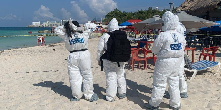 EJECUTAN A UN MESERO EN PLAYA TORTUGAS