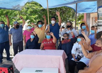 SIGUEN MAESTROS A LA ESPERA DE SER REINCORPORADOS