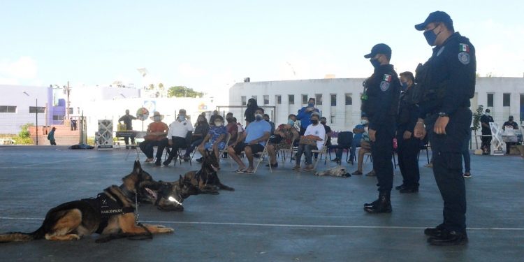 REALIZAN EN ISLA MUJERES PRIMERA FERIA DE PREVENCIÓN “VIVE SEGURO”, DE LA POLICÍA QUINTANA ROO