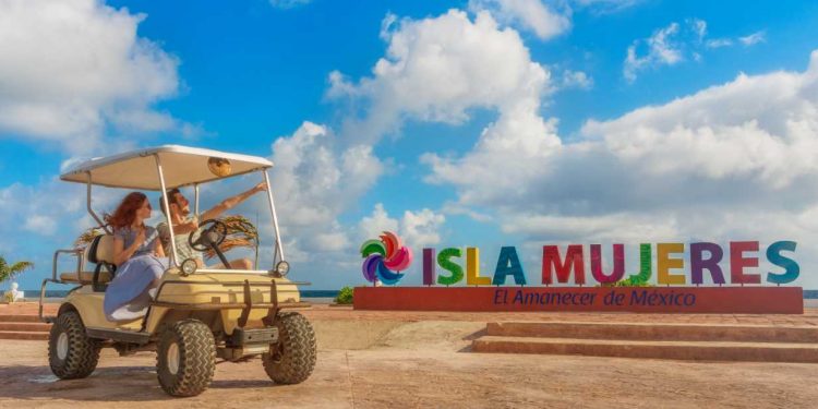 CONMEMORAN 504 ANIVERSARIO DEL DESCUBRIMIENTO DE ISLA MUJERES