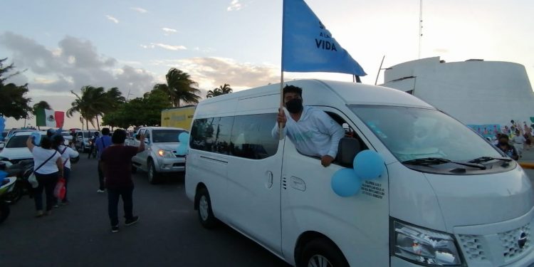 REALIZAN “MEGA CARAVANA” VEHICULAR PRO-VIDA EN CHETUMAL