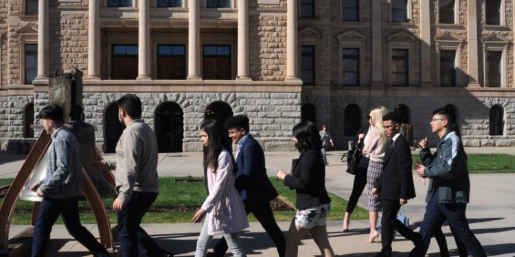 MÁS DE 200 “SOÑADORES” PREPARAN VIAJE A MÉXICO PARA REDESCUBRIR SUS RAÍCES