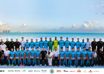 CANCÚN FC ENGALANA EL ‘PARAÍSO’ CON FOTO OFICIAL