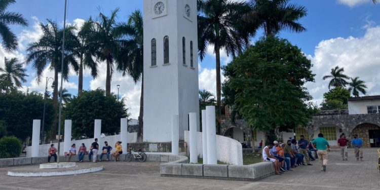 LEVANTAN PARO LABORAL LOS TRABAJADORES DEL AYUNTAMIENTO DE FELIPE CARRILLO PUERTO LUEGO DEL PAGO DE NÓMINA