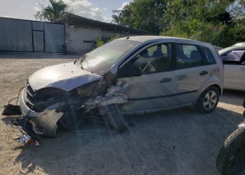 ACCIDENTE CARRETERO EN ZONA MAYA DEJA CUANTIOSOS DAÑOS, POR FORTUNA NO HUBO LESIONADOS