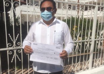 RECIBE ERICK ESTRELLA SU CONSTANCIA DE REGISTRO COMO CANDIDATO INDEPENDIENTE