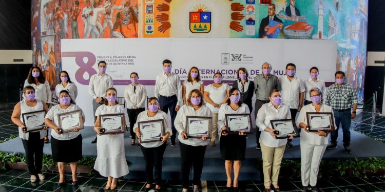 RECONOCE CONGRESO A 8 MUJERES PILARES DEL PODER LEGISLATIVO