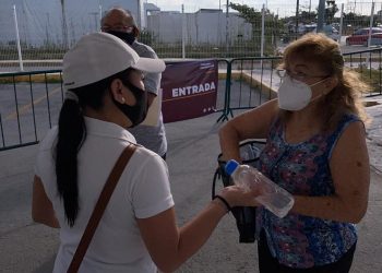 CONTINÚA EN ORDEN Y DE MANERA EJEMPLAR EL PROCESO DE VACUNACIÓN EN CANCÚN