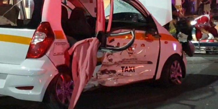 APARATOSO ACCIDENTE DEJA CUATRO LESIONADOS FRENTE A CASA DE GOBIERNO