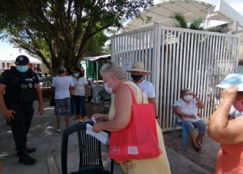 ADULTOS MAYORES TAMBIÉN EN RIESGO EN CALDERITAS EN APLICACIÓN VACUNAS