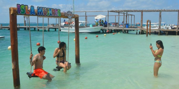 ANUNCIAN BUENA TEMPORADA VACACIONAL DE SEMANA SANTA EN ISLA MUJERES
