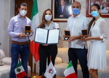 TIENDE GOBIERNO MUNICIPAL PUENTES ENTRE CANCÚN Y NÁPOLES, ITALIA