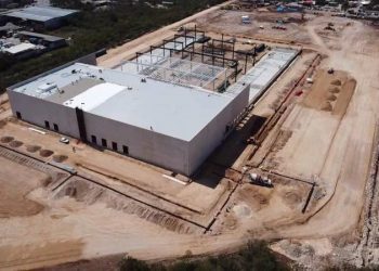 MAURICIO VILA DOSAL SUPERVISA LA CONSTRUCCIÓN DEL NUEVO CENTRO LOGÍSTICO DE AMAZON EN YUCATÁN