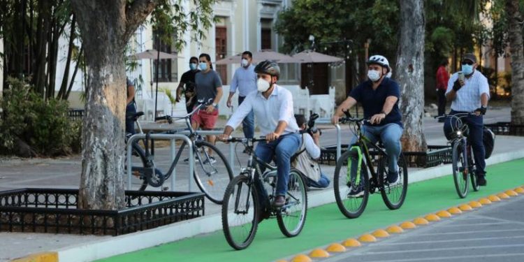 ENTREGAN MAURICIO VILA DOSAL Y EL ALCALDE RENÁN BARRERA CONCHA LOS TRABAJOS DE CICLOVÍA EN PASEO DE MONTEJO