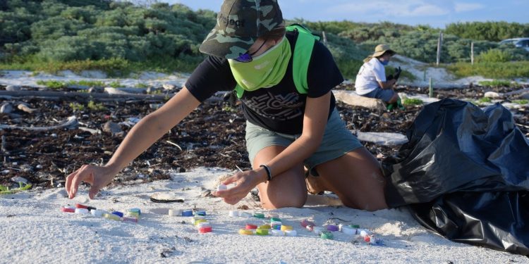 LA FUNDACIÓN DE PARQUES Y MUSEOS DE COZUMEL INVITA A LA COMUNIDAD A UNA LIMPIEZA DE PLAYA A BORDO DE BICICLETAS