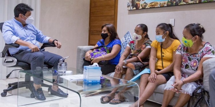 MUJERES ARTESANAS DE TULUM RECIBEN CRÉDITOS