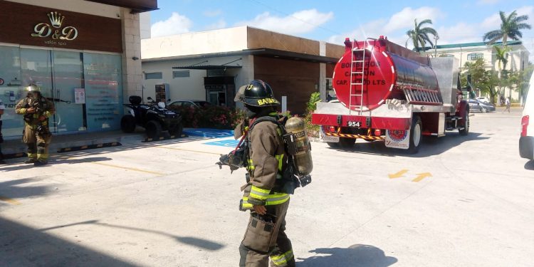 ALARMA DE INCENDIO EN EL BAR GINZA, TRAS BALACERA OCASIONÓ MOVIMIENTO DE CUERPOS DE SEGURIDAD