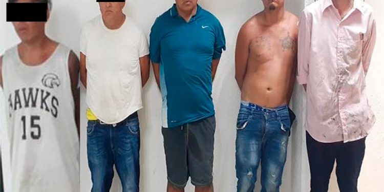 DETIENEN A SEIS ASALTANTES LUEGO DE PERSECUCIÓN EN PLAYA DEL CARMEN